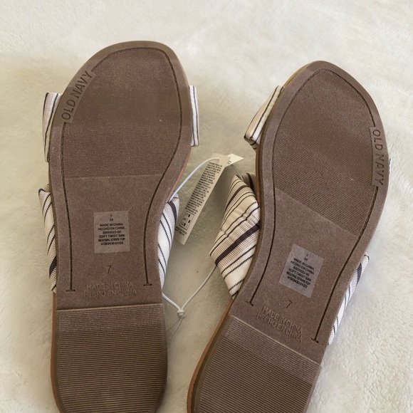 New old navy padded soft twist flat sandals, women size 7 - Picture 6 of 9
